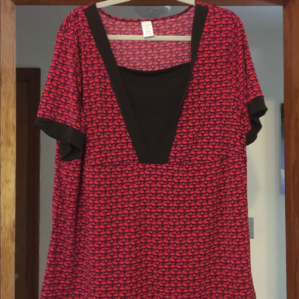 Beautiful lightly used & new blouses 👚